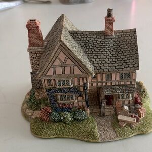 Lilliput Lane Junk and Disorderly Cottage Figurine 1993